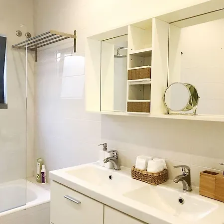 Modern 3bed 2bath With Garden & Swimming Pool 公寓 *