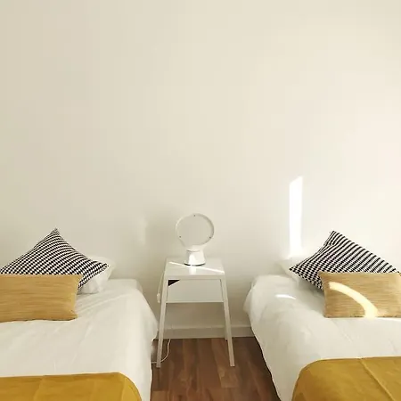 公寓 Modern 3bed 2bath With Garden & Swimming Pool