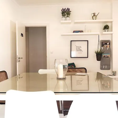 Modern 3bed 2bath With Garden & Swimming Pool