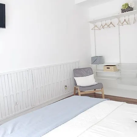 Modern 3bed 2bath With Garden & Swimming Pool